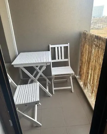 White Lotus Nereya 포마리