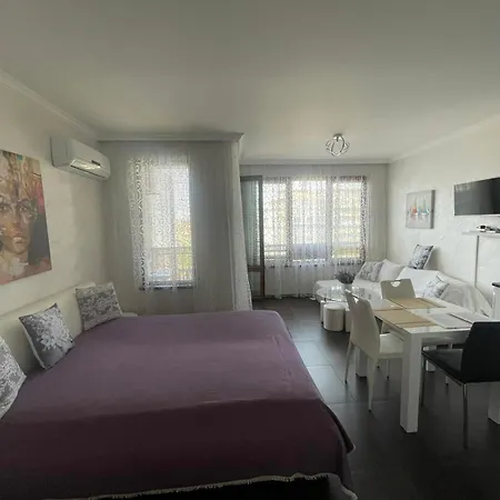 Apartamento White Lotus Nereya
